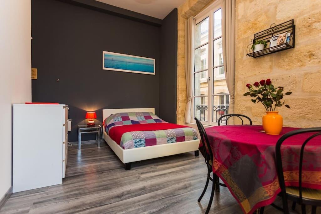 Apartment En Place De La Bourse *