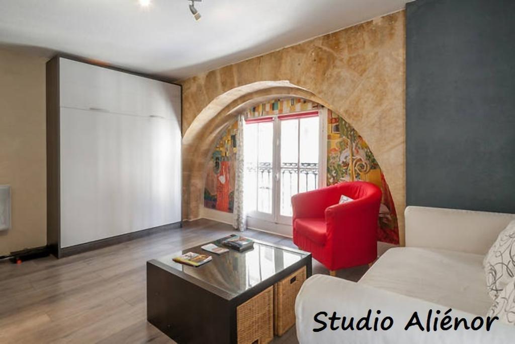 Apartment En Place De La Bourse Bordeaux